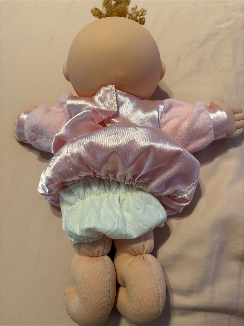Vintage Cabbage Patch 1995 baby doll with brown eyes and curly hair - Picture 3 of 6